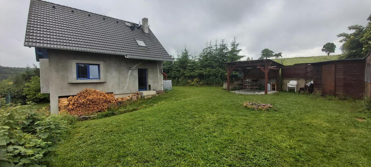 Chata u rybníka Msecke Zehrovice Exterior foto